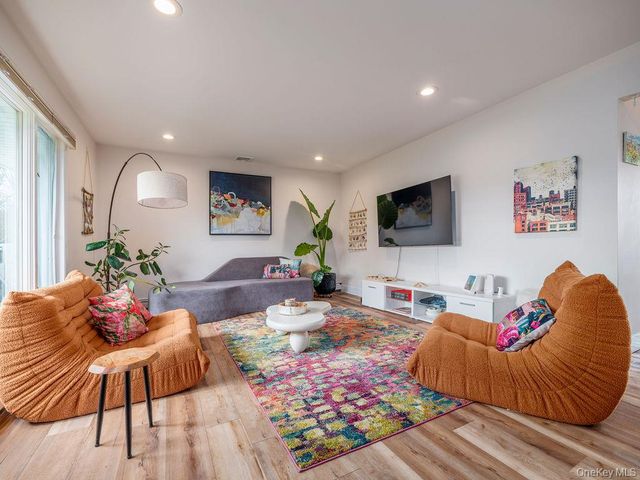 2400 Aldrich Lane, Laurel, NY 11948