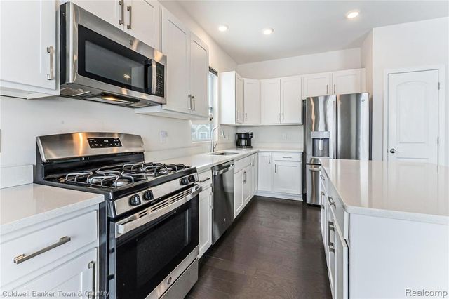 8126 Carston Lane, Brighton, MI 48116