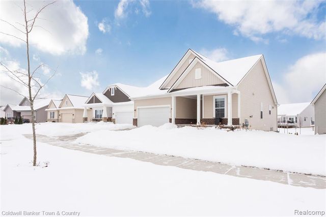 8126 Carston Lane, Brighton, MI 48116