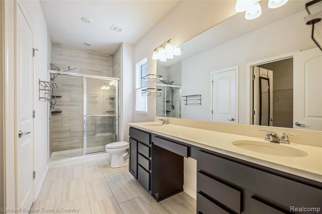 8126 Carston Lane, Brighton, MI 48116