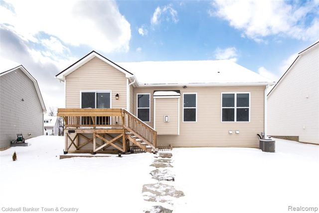 8126 Carston Lane, Brighton, MI 48116