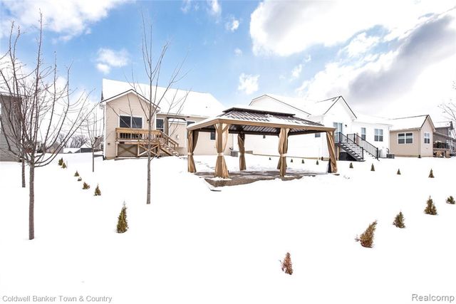 8126 Carston Lane, Brighton, MI 48116