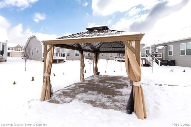 8126 Carston Lane, Brighton, MI 48116