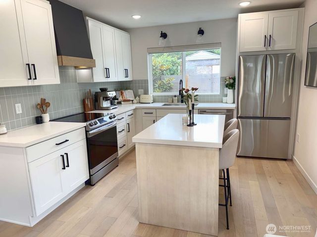 8449 18th Avenue SW, Seattle, WA 98106