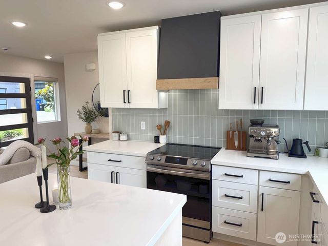 8449 18th Avenue SW, Seattle, WA 98106