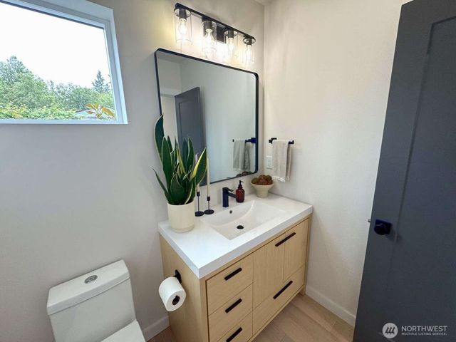 8449 18th Avenue SW, Seattle, WA 98106