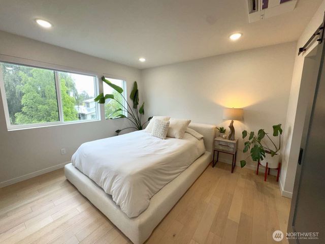 8449 18th Avenue SW, Seattle, WA 98106