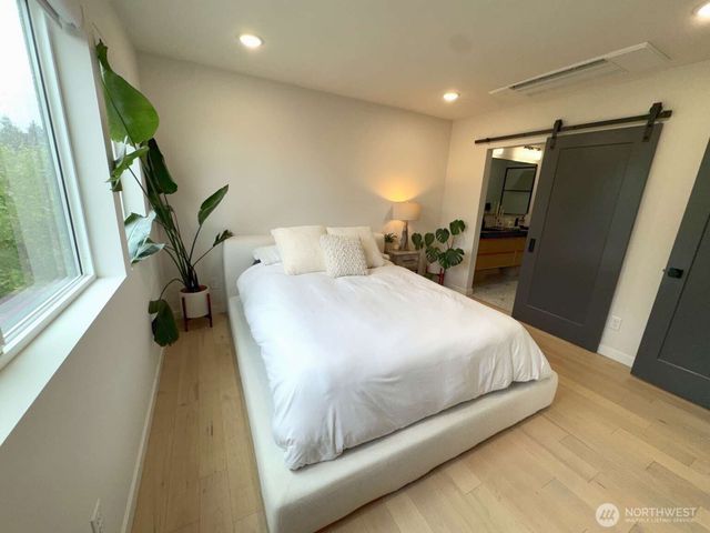 8449 18th Avenue SW, Seattle, WA 98106