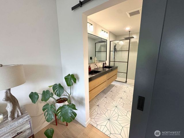 8449 18th Avenue SW, Seattle, WA 98106
