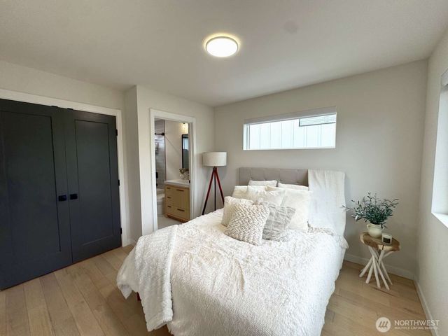8449 18th Avenue SW, Seattle, WA 98106
