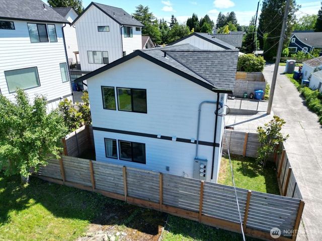 8449 18th Avenue SW, Seattle, WA 98106