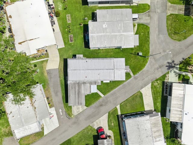 13 COCOS PLUMOSA DRIVE B, Eustis, FL 32726
