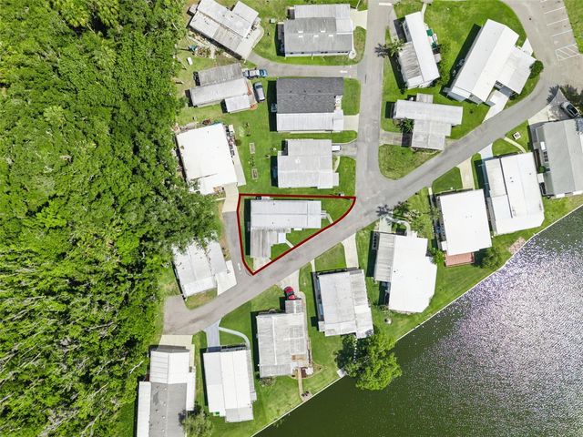 13 COCOS PLUMOSA DRIVE B, Eustis, FL 32726