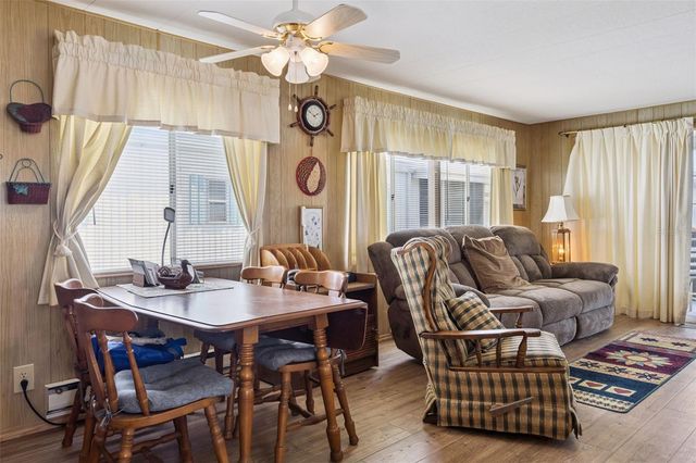 13 COCOS PLUMOSA DRIVE B, Eustis, FL 32726