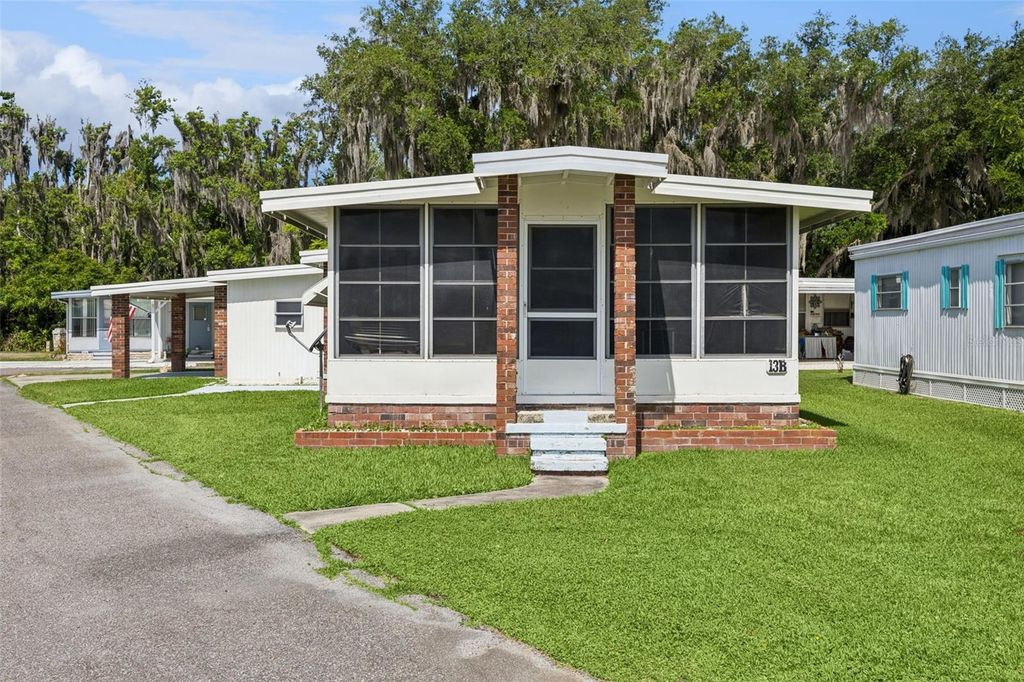 13 COCOS PLUMOSA DRIVE B, Eustis, FL 32726