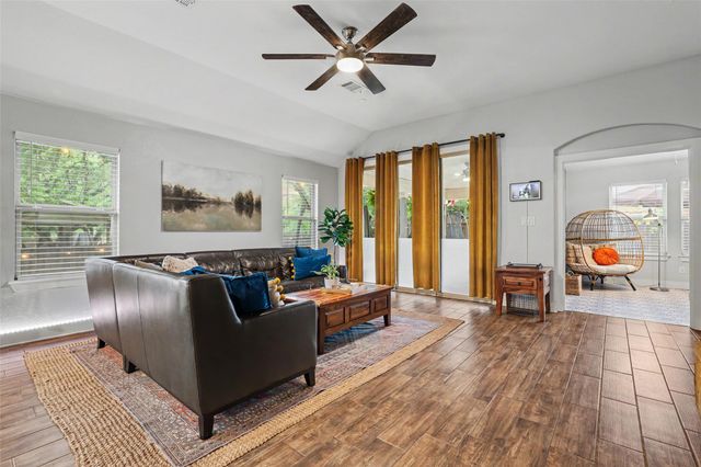 117 Rock Dock RD, Georgetown, TX 78633