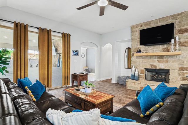 117 Rock Dock RD, Georgetown, TX 78633