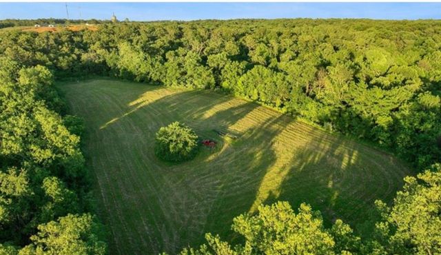 14868 & 14980, 14988 Burgin Valley Road, Gravette, AR 72736