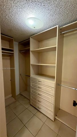 6385 W 27th Ave 11-3, Hialeah, FL 33016