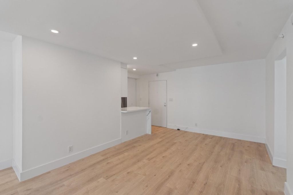 Image 16 of property listing at 3221 S Ocean Blvd 806, Highland Beach, FL 33487
