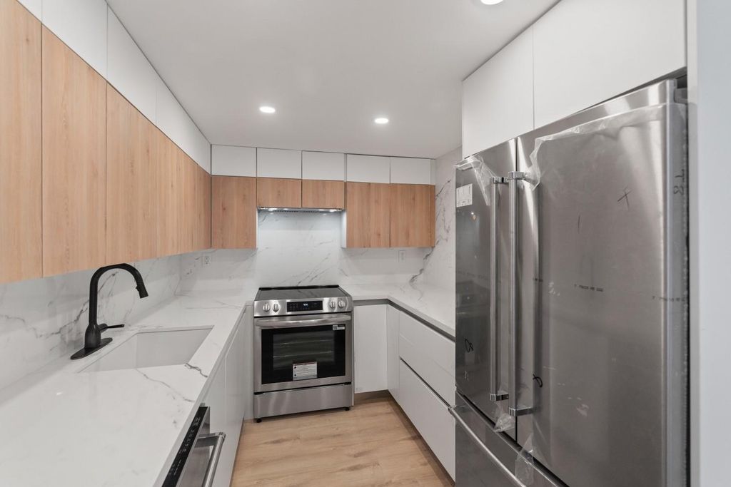 Image 19 of property listing at 3221 S Ocean Blvd 806, Highland Beach, FL 33487