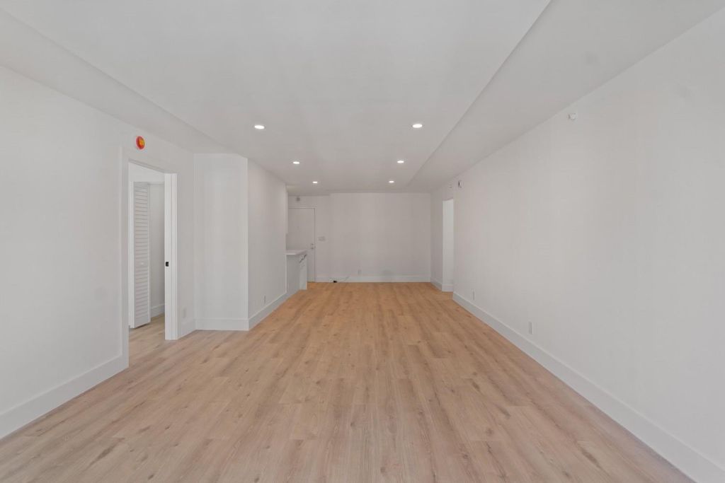 Image 22 of property listing at 3221 S Ocean Blvd 806, Highland Beach, FL 33487