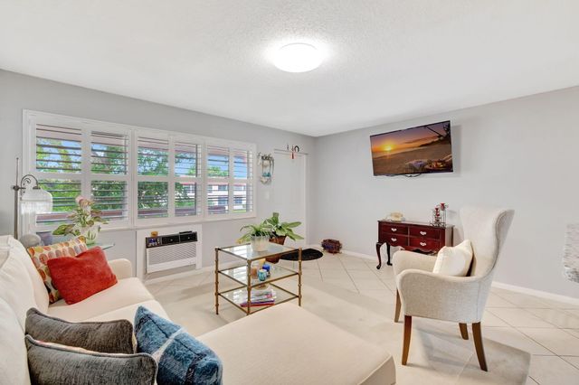 46 Andover B, West Palm Beach, FL 33417