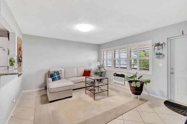 46 Andover B, West Palm Beach, FL 33417