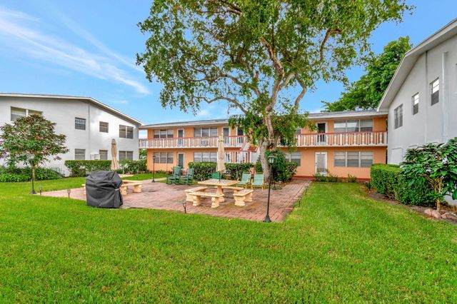 46 Andover B, West Palm Beach, FL 33417