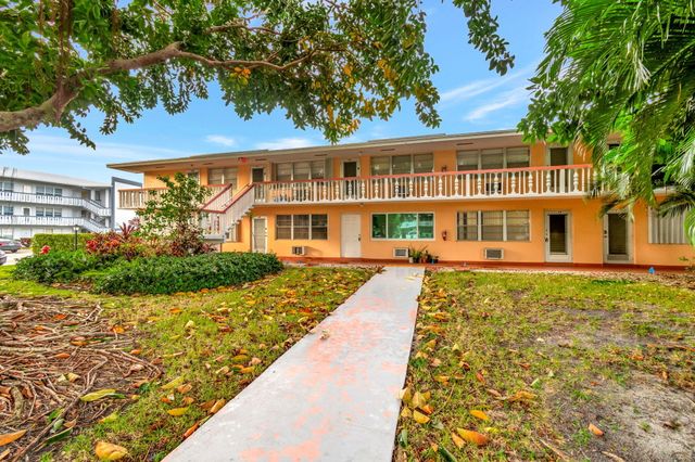 46 Andover B, West Palm Beach, FL 33417
