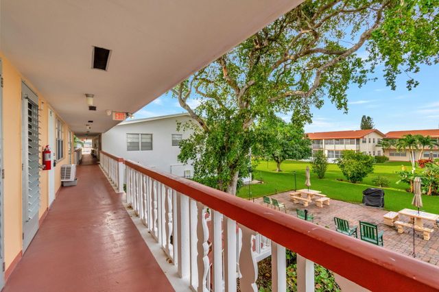 46 Andover B, West Palm Beach, FL 33417