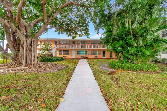 46 Andover B, West Palm Beach, FL 33417