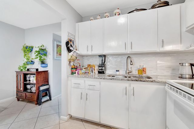 46 Andover B, West Palm Beach, FL 33417