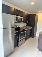 3071 SW 27th Avenue 25, Miami, FL 33133