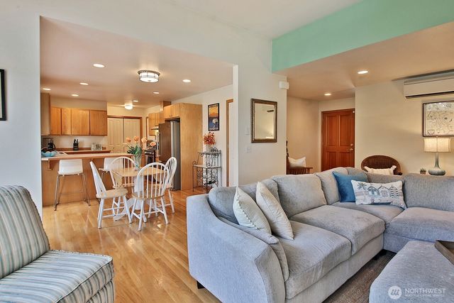 5938 Sundown Lane, Freeland, WA 98249