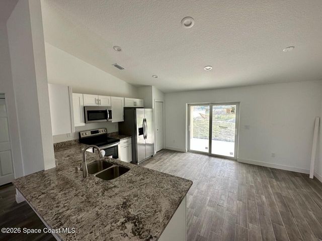 640 Roth Court SE, Palm Bay, FL 32909