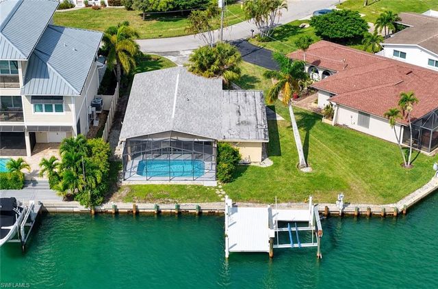 129 Pago Pago DR E, Naples, FL 34113