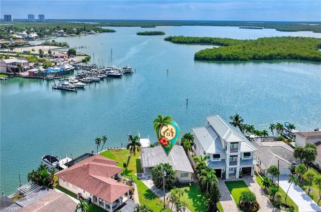 129 Pago Pago DR E, Naples, FL 34113