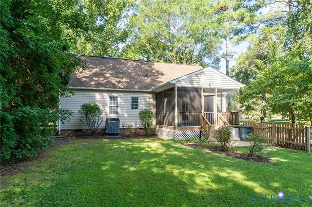 7847 Timber Dr, Quinton, VA 23141