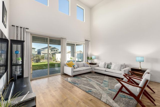 2430 E SAINT ANNE Avenue, Phoenix, AZ 85042