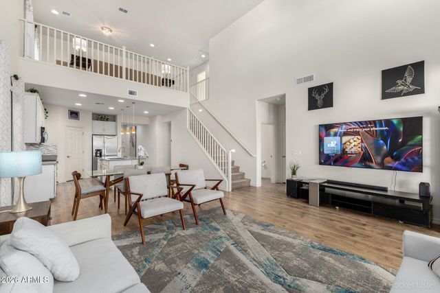 2430 E SAINT ANNE Avenue, Phoenix, AZ 85042