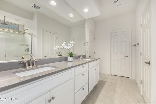 2430 E SAINT ANNE Avenue, Phoenix, AZ 85042