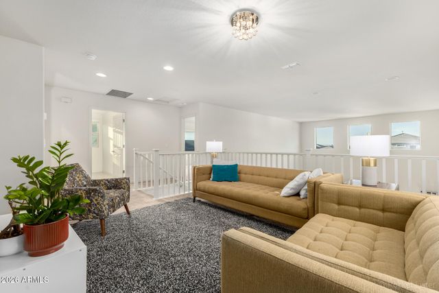 2430 E SAINT ANNE Avenue, Phoenix, AZ 85042