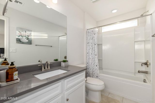 2430 E SAINT ANNE Avenue, Phoenix, AZ 85042