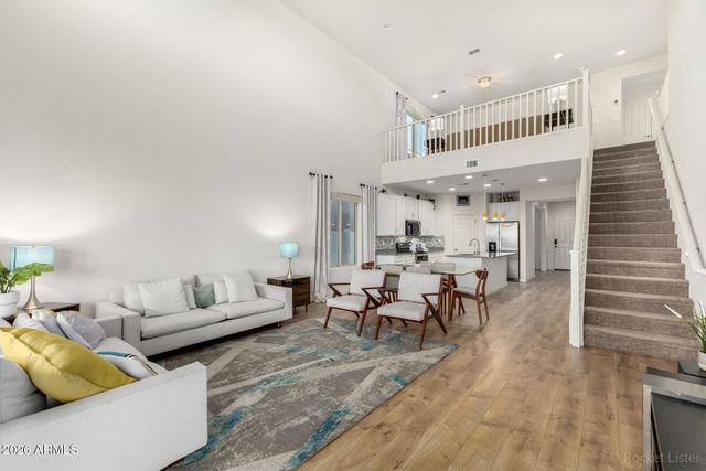 2430 E SAINT ANNE Avenue, Phoenix, AZ 85042