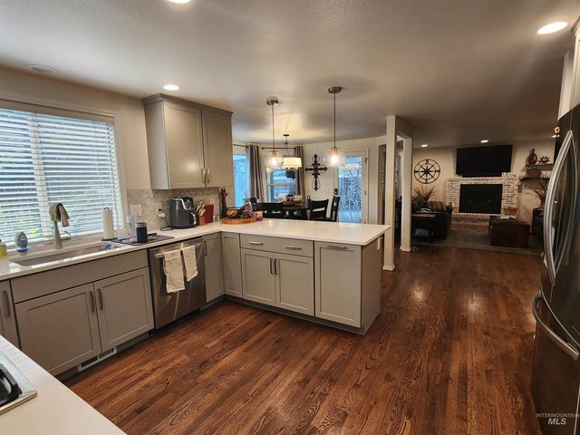 1523 E Seaside Ct, Boise, ID 83706