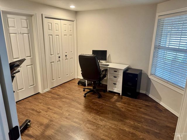 1523 E Seaside Ct, Boise, ID 83706