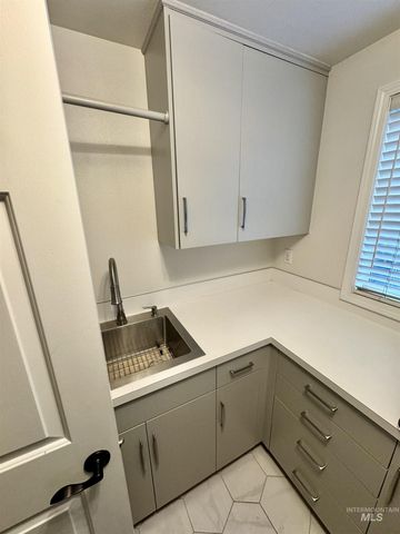 1523 E Seaside Ct, Boise, ID 83706