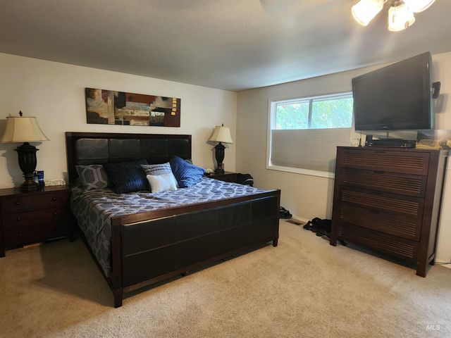 1523 E Seaside Ct, Boise, ID 83706