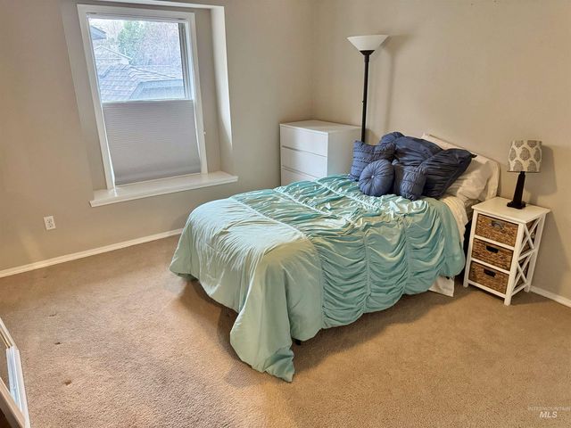 1523 E Seaside Ct, Boise, ID 83706